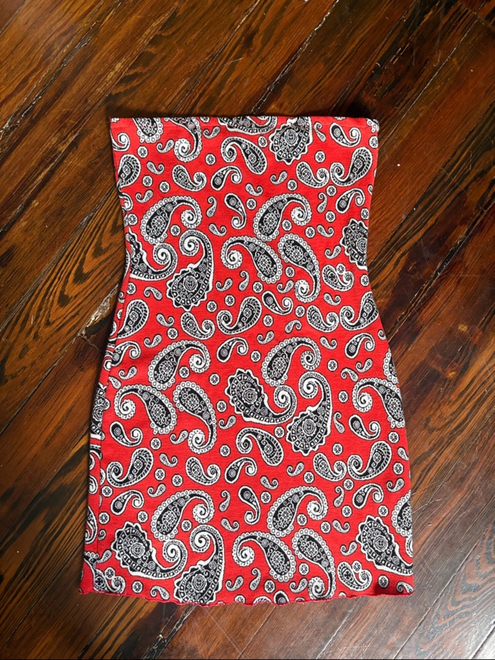 Urban Outfitters Size 2 Red Paisley Strapless Mini Dress